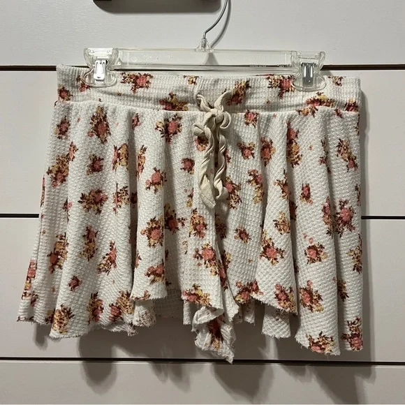 Free People Intimately One of The Girls Print Shorts - Picture 2 of 5